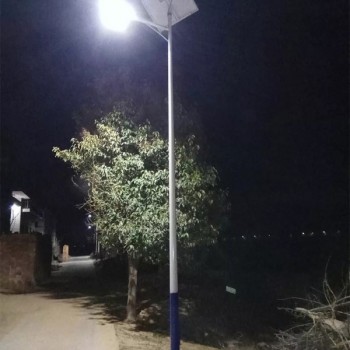 秦皇島英光廠家太陽能室外路燈LED路燈太陽能光伏發(fā)電路燈